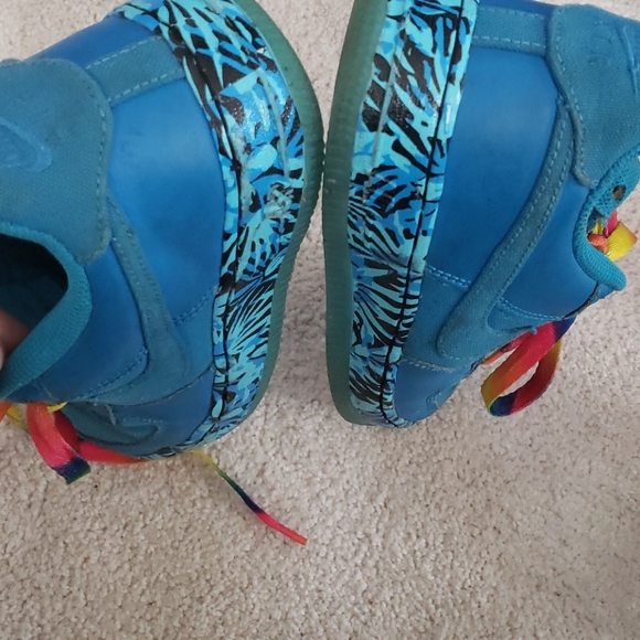 Nike Air Force Ones - Picture 6 of 7